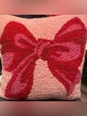 Set of 2 Pink and Red Bow Hooked Throw Pillows - Decorative Home Accent